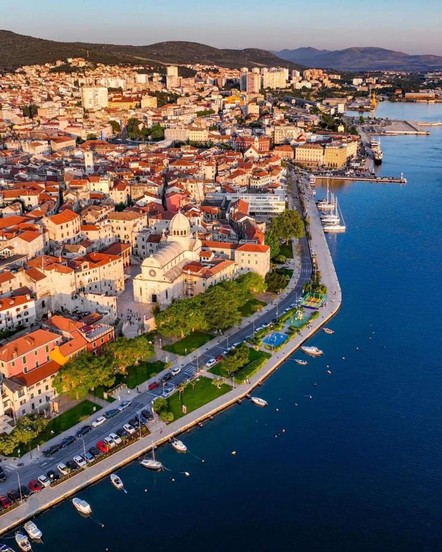 Urban Lights Hideaway - City Center Sibenik Bagian luar foto